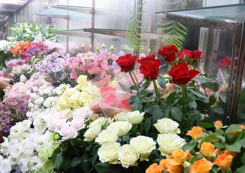 町の花屋「若者の花離れ」「何故売れないのか？」