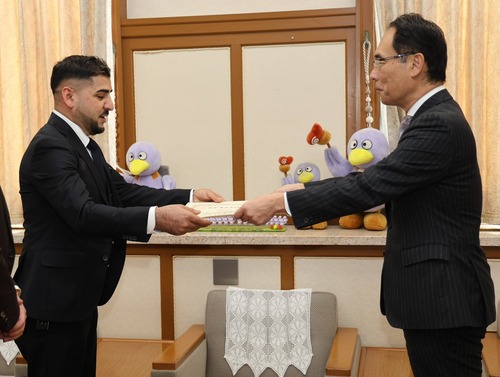 【上級国民】不法滞在中のクルド人難民　同居女性を殴り逮捕　埼玉県知事の大野元裕から感謝状を手渡され高級外車やクルーザーを所有し会社を経営