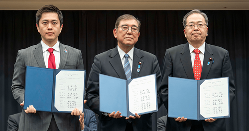 日本維新の会　ガソリン減税（暫定税率廃止）に対して自民党と一緒になって反対